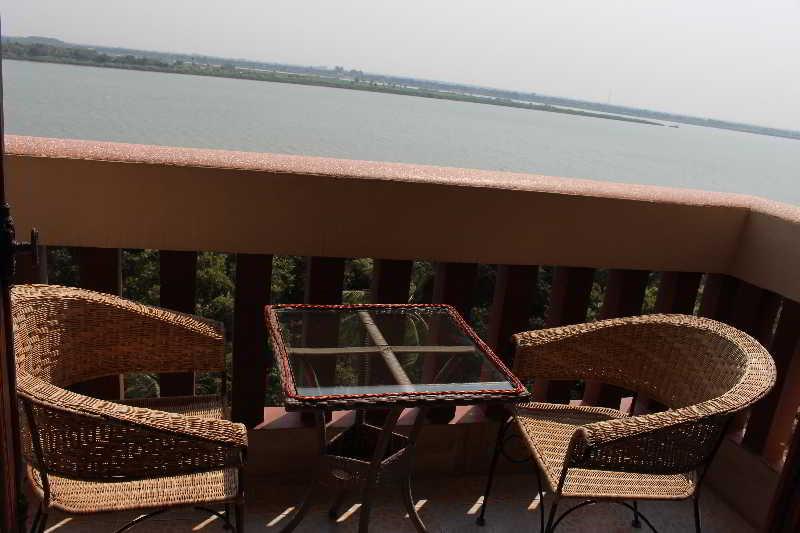 Blue River Hotel Phnom Penh Dış mekan fotoğraf
