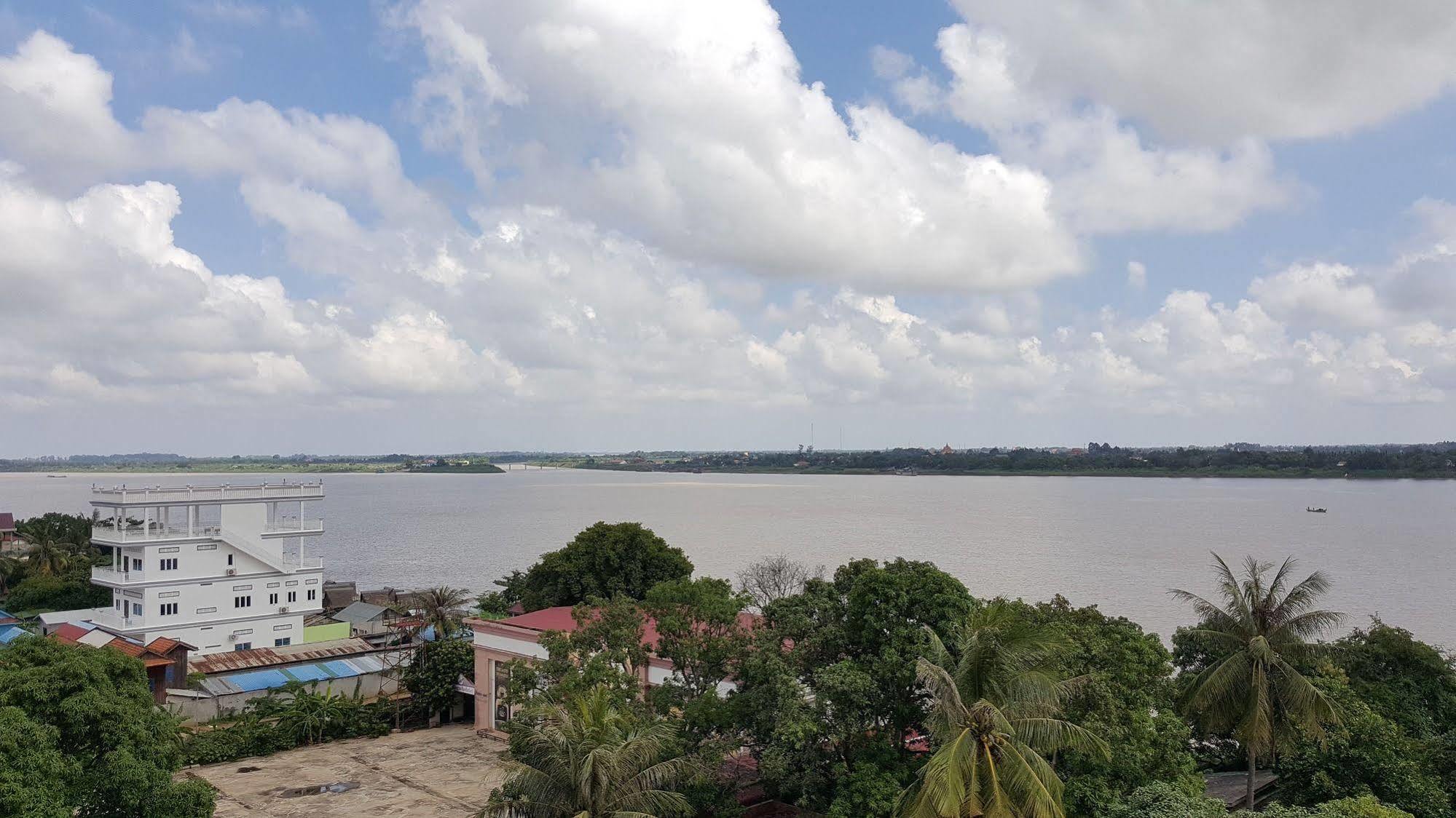 Blue River Hotel Phnom Penh Dış mekan fotoğraf